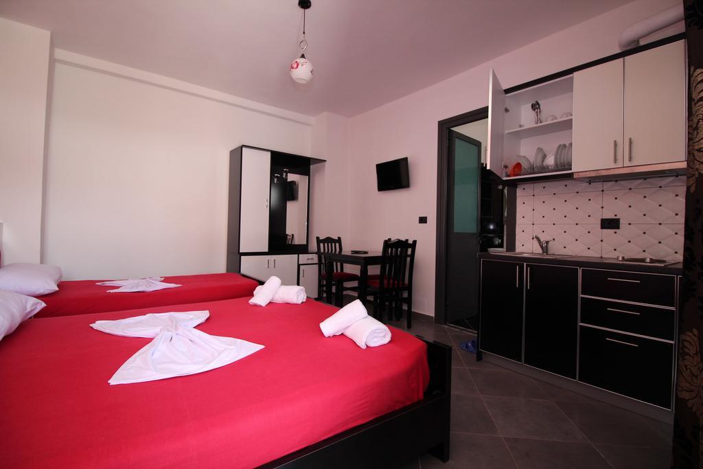 Hotel Ilio Ksamil Extérieur photo