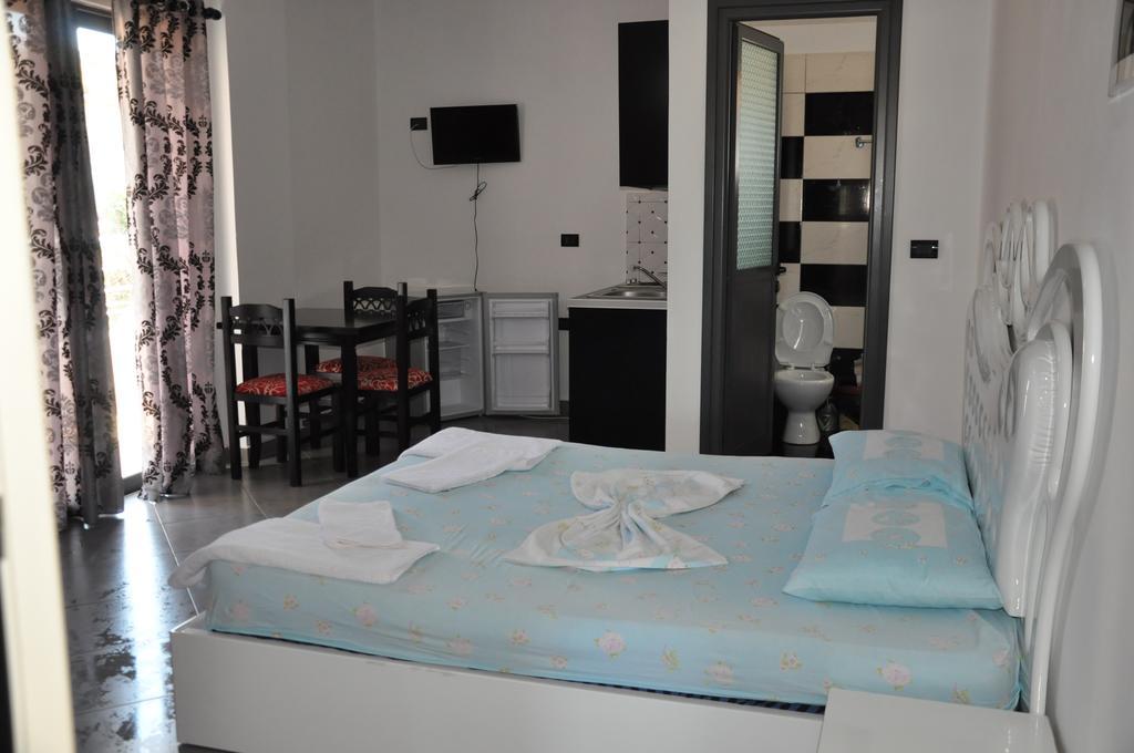 Hotel Ilio Ksamil Extérieur photo